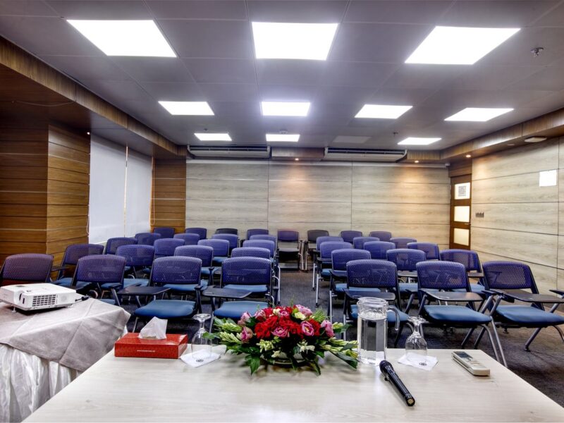 Meeting space in Mohakhali equipped for training and presentations